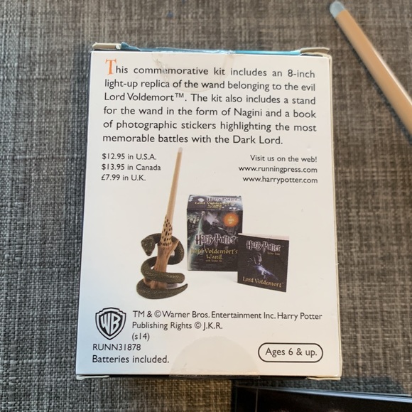 Harry Potter Lord Voldemort’s Wand and Sticker Kit - Picture 4 of 5